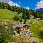 Huski Viehhofen Alpstuga