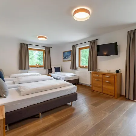 Huski Viehhofen Chalet