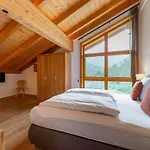 Huski Viehhofen 木屋 *